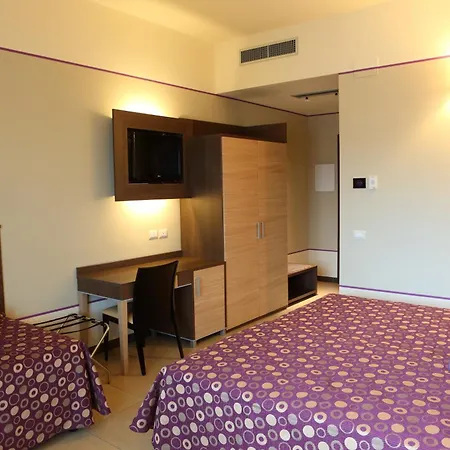 מלון Hotel Milazzo