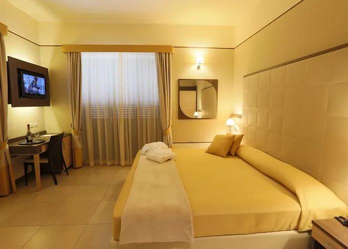 Hotel Milazzo 4* מילאצו