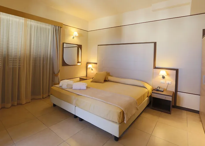 Hotel Milazzo מלון
