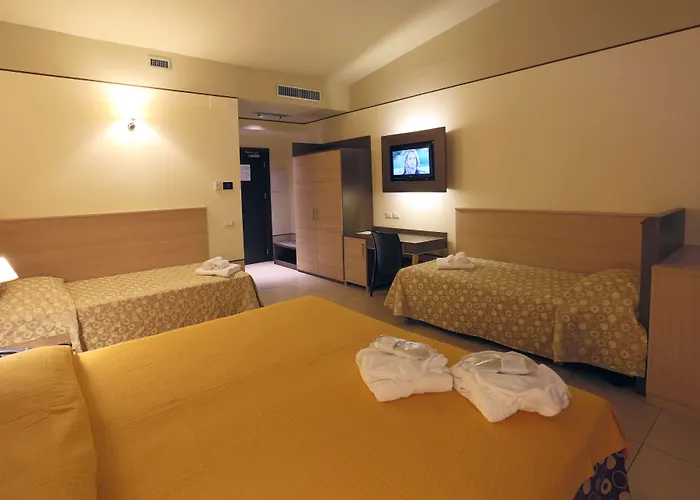 Hotel Milazzo מלון 4*