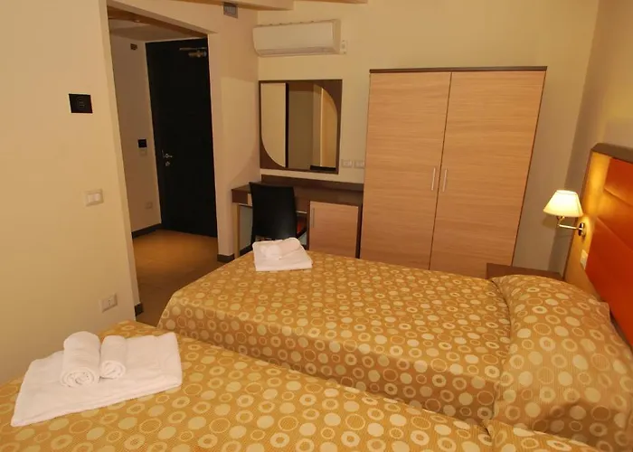 מלון Hotel Milazzo 4*