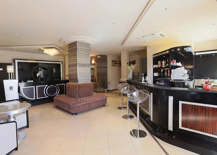 מלון Hotel Milazzo 4*