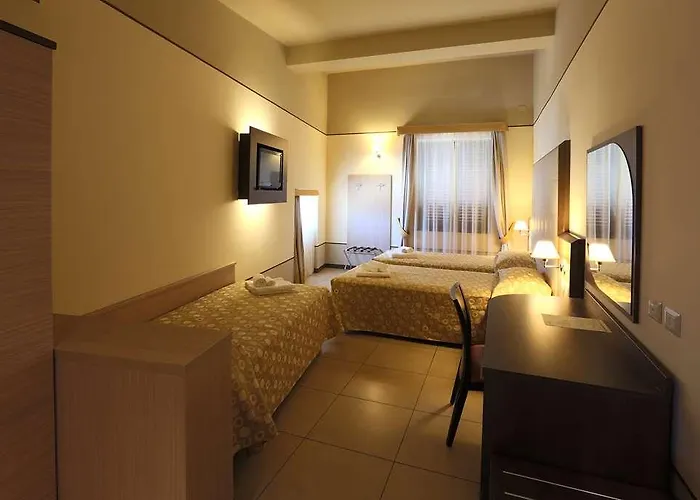 Hotel Milazzo מלון 4*
